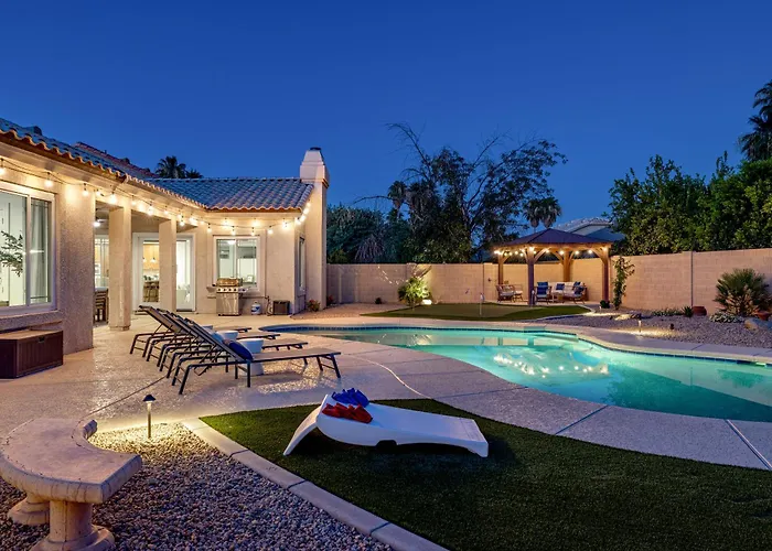 Shadow Mountain Retreat- Perfect Location Pool Games Hikers Retreat Holiday home