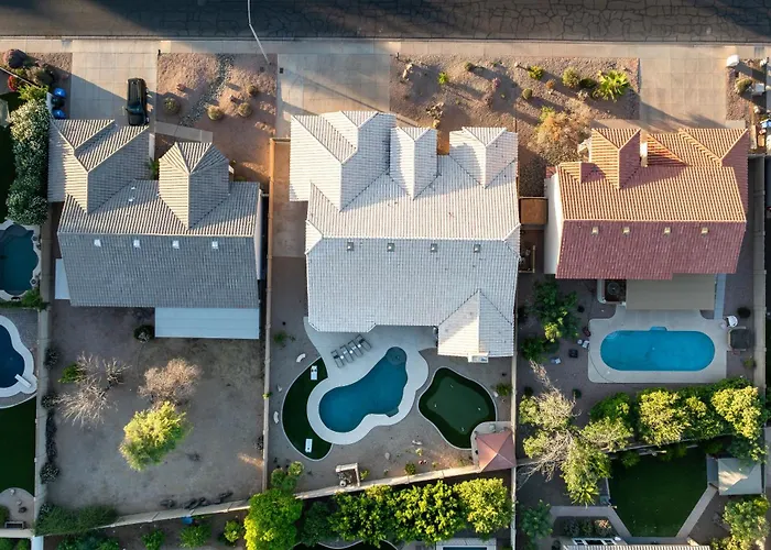 Shadow Mountain Retreat- Perfect Location Pool Games Hikers Retreat