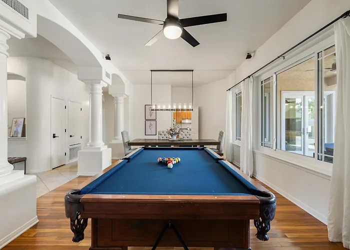 Shadow Mountain Retreat- Perfect Location Pool Games Hikers Retreat Holiday home *