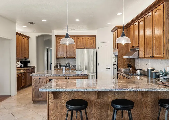 Holiday home Shadow Mountain Retreat- Perfect Location Pool Games Hikers Retreat