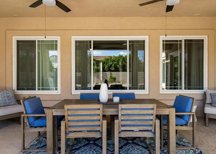 Shadow Mountain Retreat- Perfect Location Pool Games Hikers Retreat Holiday home