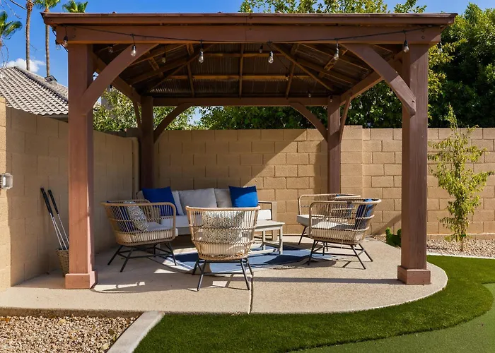 Shadow Mountain Retreat- Perfect Location Pool Games Hikers Retreat Holiday home